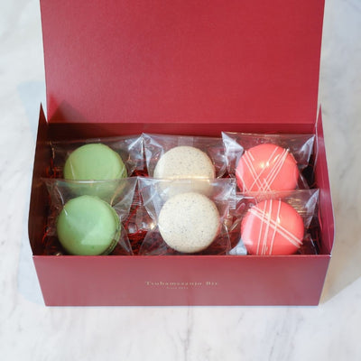 紅茶マカロン入り 6個セット（紅茶／いちご／ピスタチオ）　¥1,800～