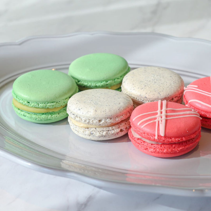 紅茶マカロン入り 6個セット（紅茶／いちご／ピスタチオ）　¥1,800～